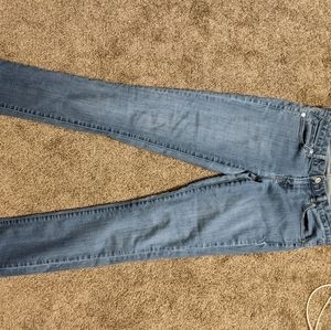 Uniqlo Light Wash Straight Leg Jeans